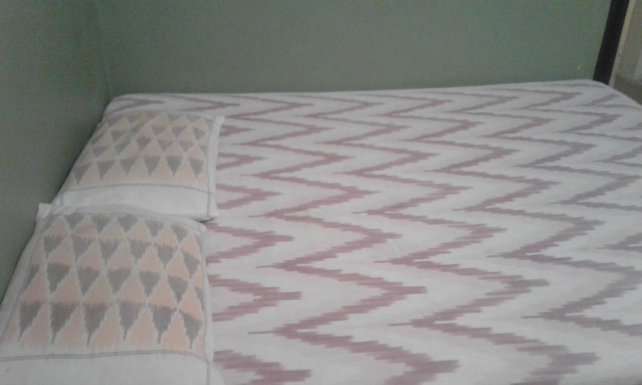 Hotel Swarg Puri Bagian luar foto