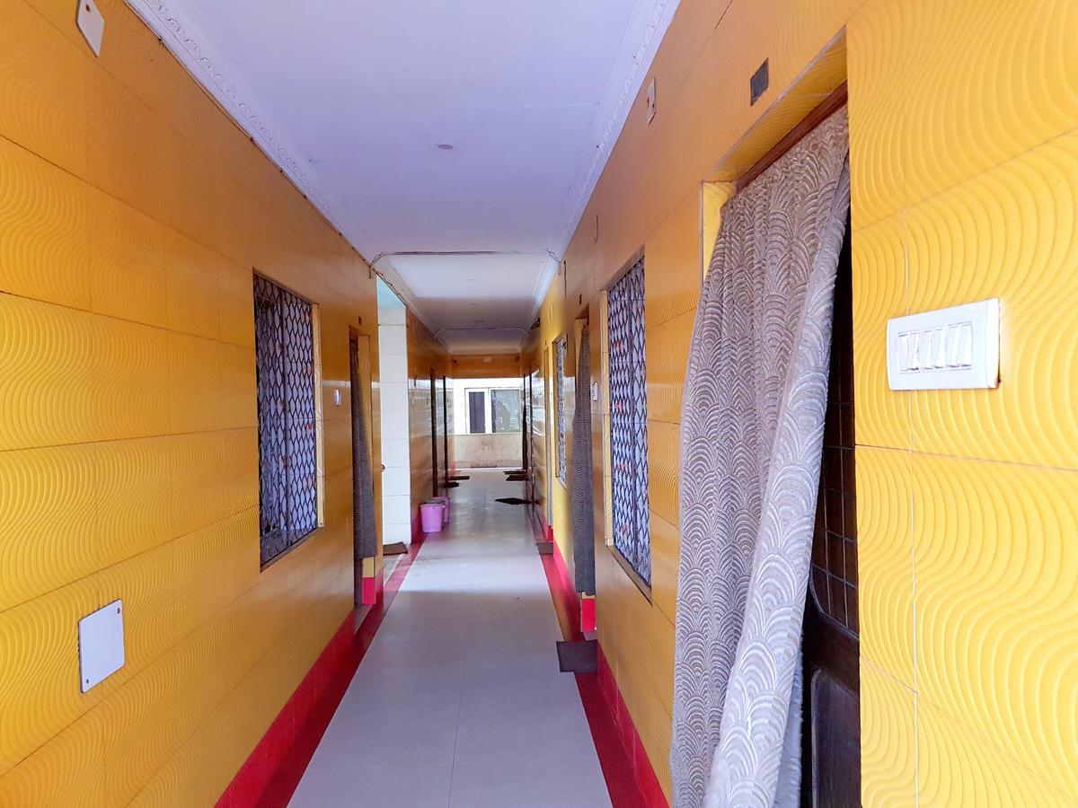 Hotel Swarg Puri Bagian luar foto