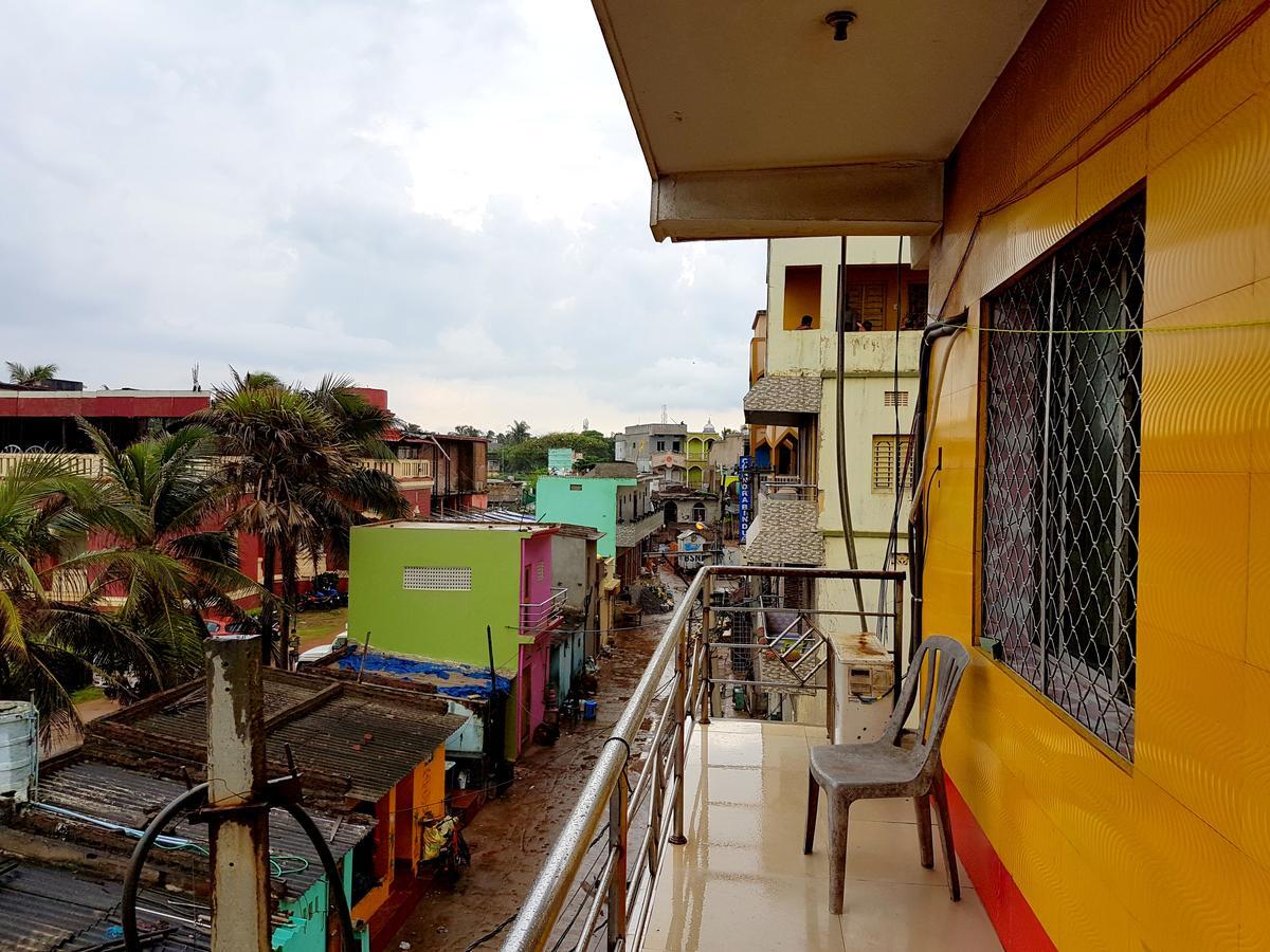 Hotel Swarg Puri Bagian luar foto